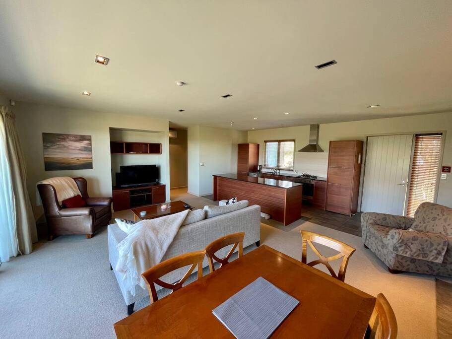 Terrace Downs 2 Bedroom Apartment Windwhistle Exterior foto